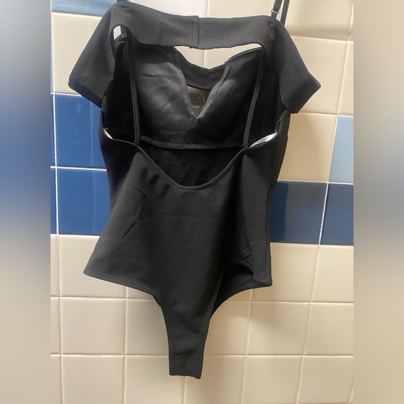 NEW Lulus Sleek Bodysuit - Picture 2 of 3